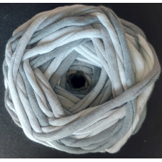 Трикотажна пряжа. Колір: сіро-білий