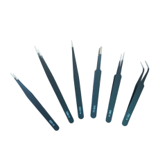 Набір мікроінструментів у чохлі.