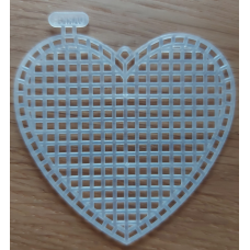 Канва для вишивання хрестиком пластикова для іграшки. Сердечко