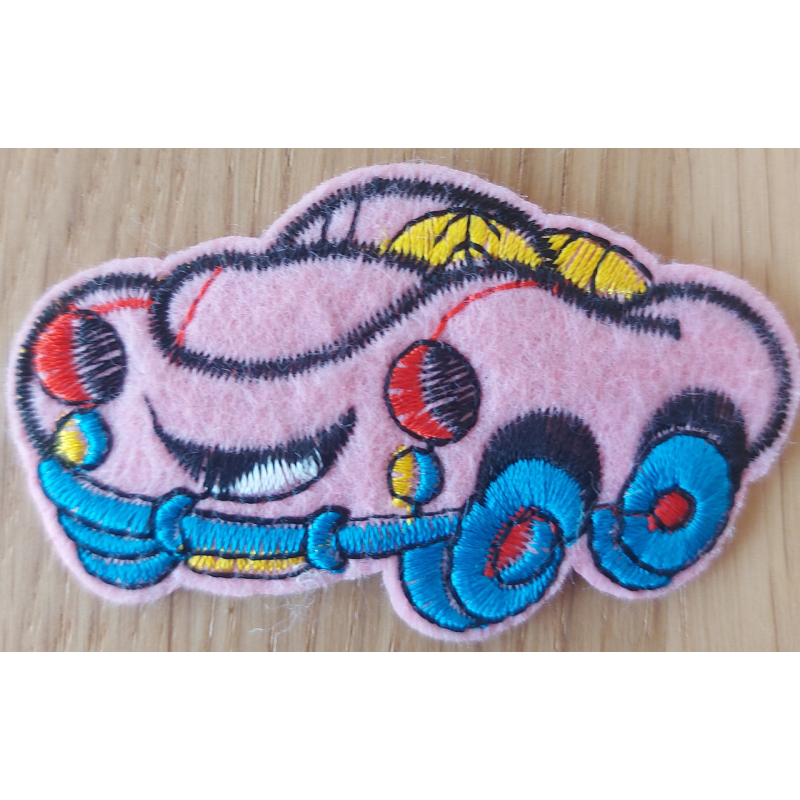 Аплікація для одягу. Машинка рожева.