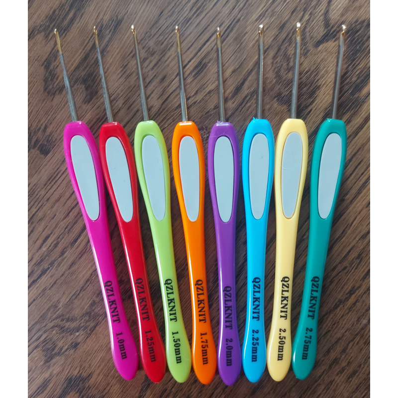 Набір гачків для в“язання від 1 до 2,75