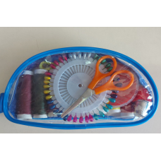 Дорожній набір у косметичці. Швейний.