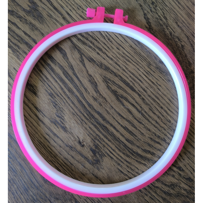 П“яльці пластикові для вишивання рожеві 20 см П“яльці пластикові для вишивання рожеві 20 см