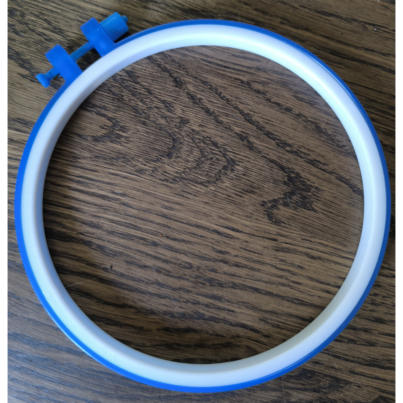 П“яльці пластикові для вишивання сині 16 см