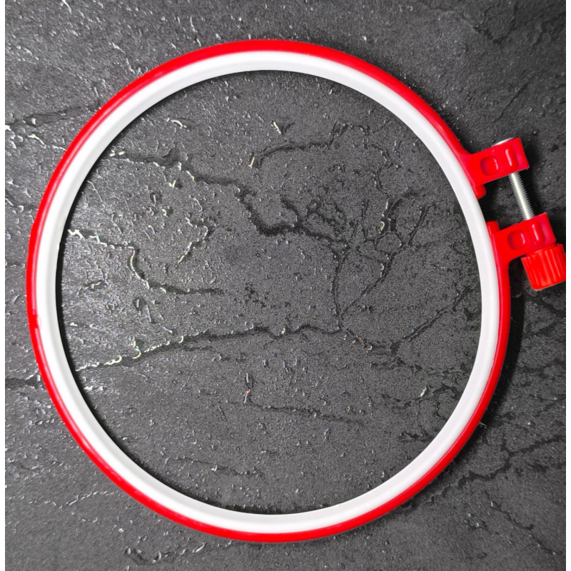 П“яльці пластикові для вишивки 14 см червоні