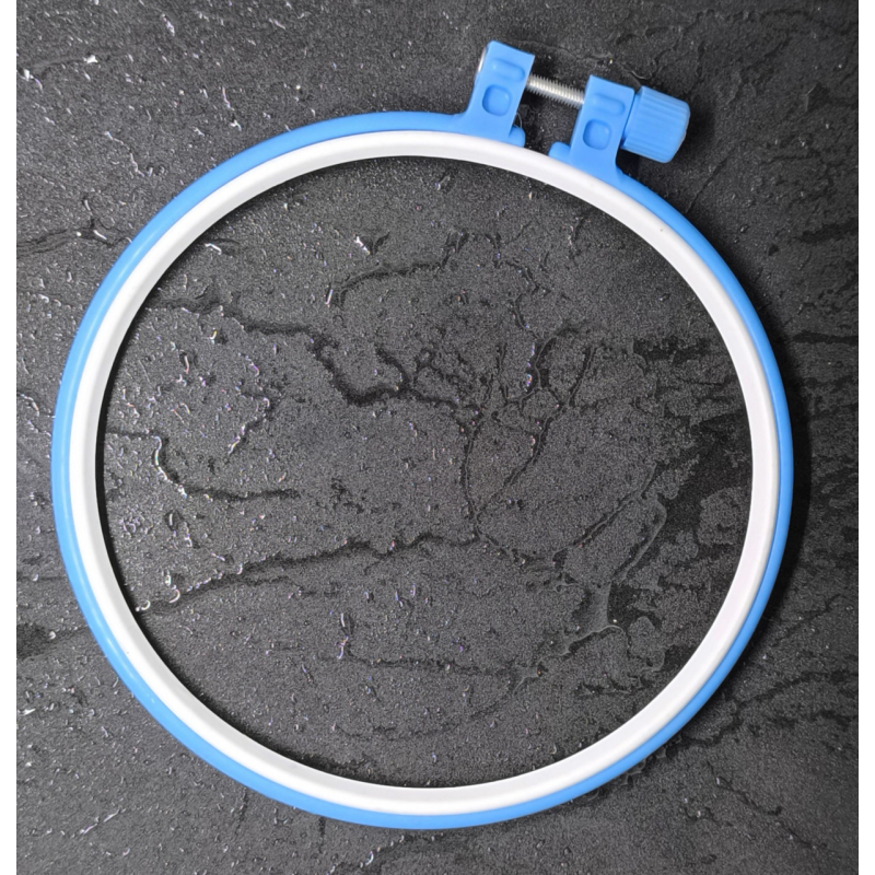 П“яльці пластикові для вишивки 14 см блакитні