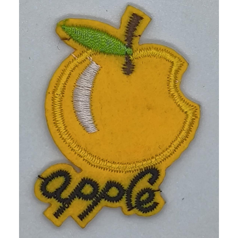 Аплікація для одягу. Apple жовта