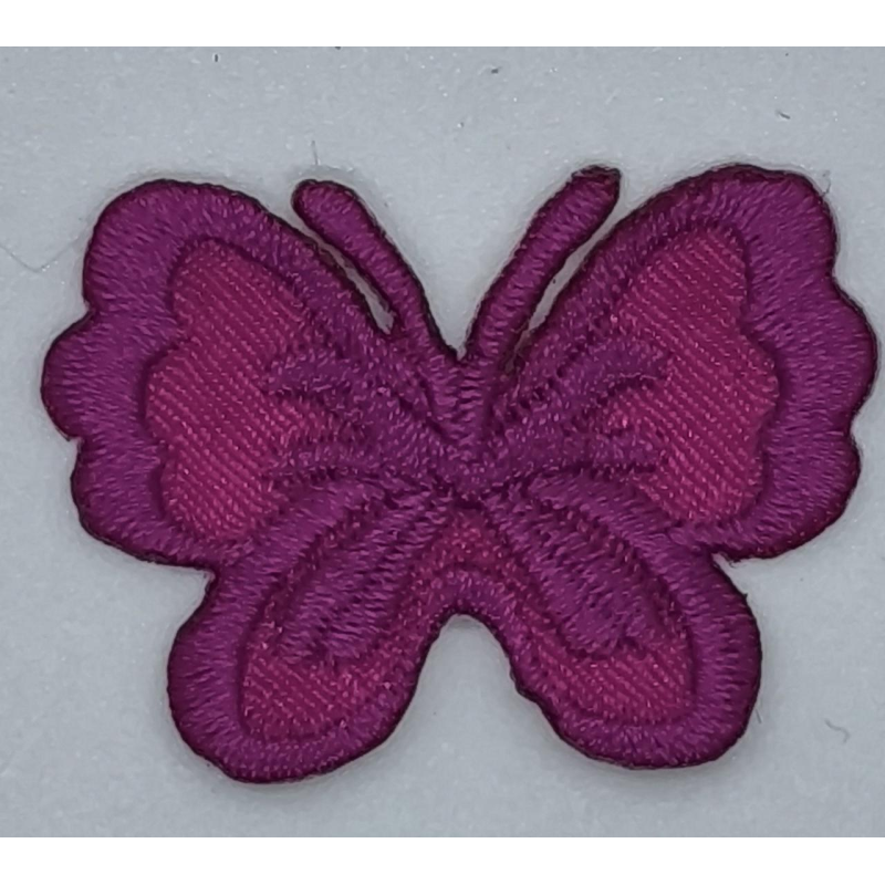 Аплікація для одягу. Маленький метелик, малиновий. Аплікація для одягу. Маленький метелик, малиновий.