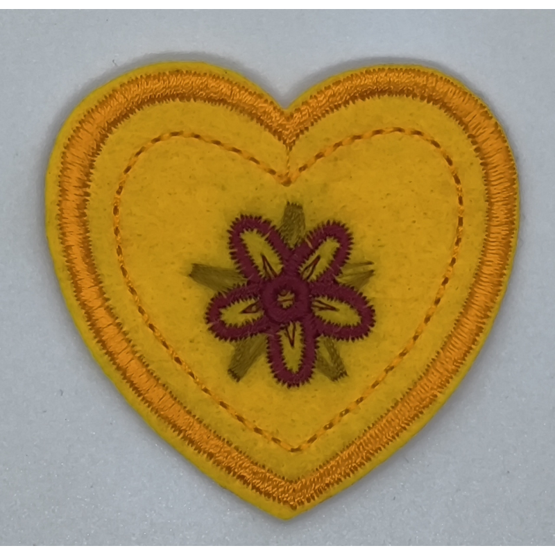 Аплікація для одягу. Серце жовтогаряче. Аплікація для одягу. Серце жовтогаряче.