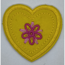 Аплікація для одягу. Серце жовте.