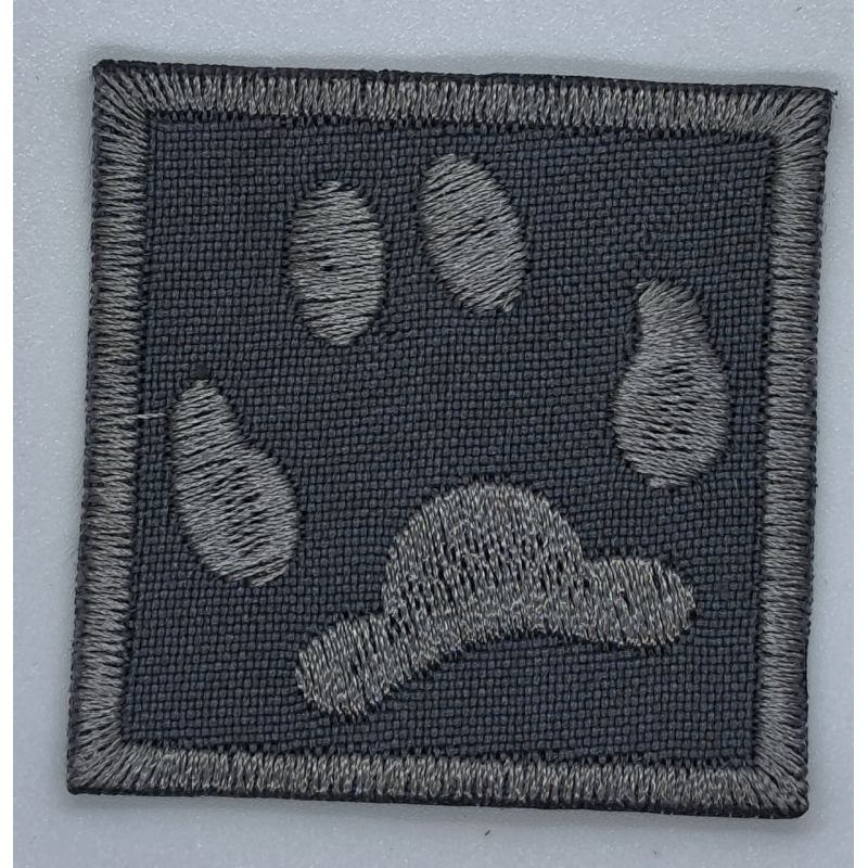 Аплікація для одягу, лапка сіра