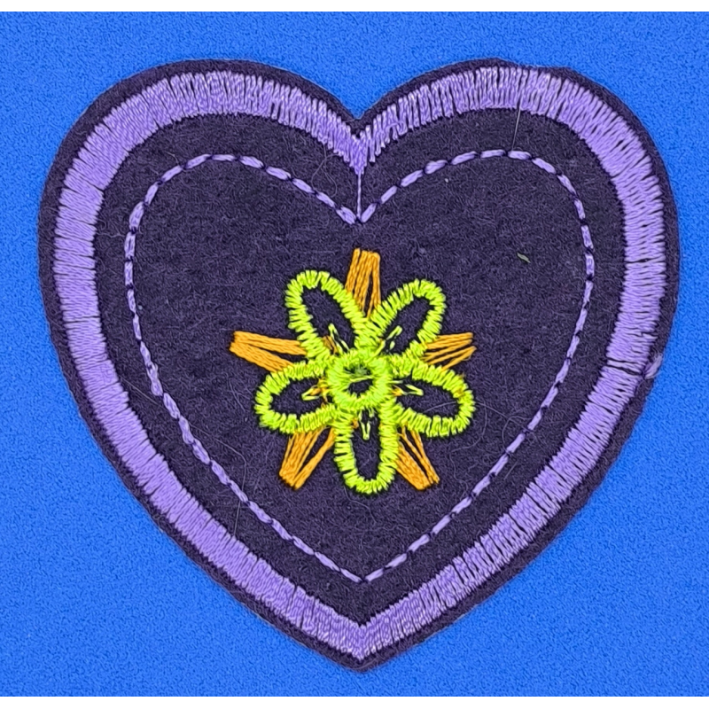 Аплікація для одягу. Серце фіолетове.