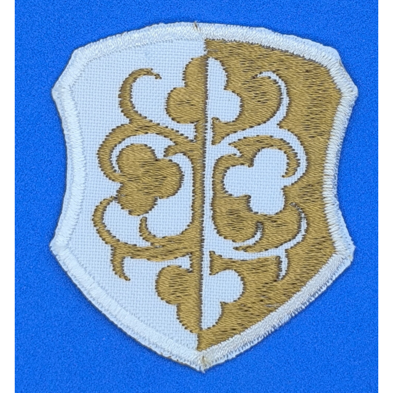 Аплікація для одягу, герб із вензелями, біла