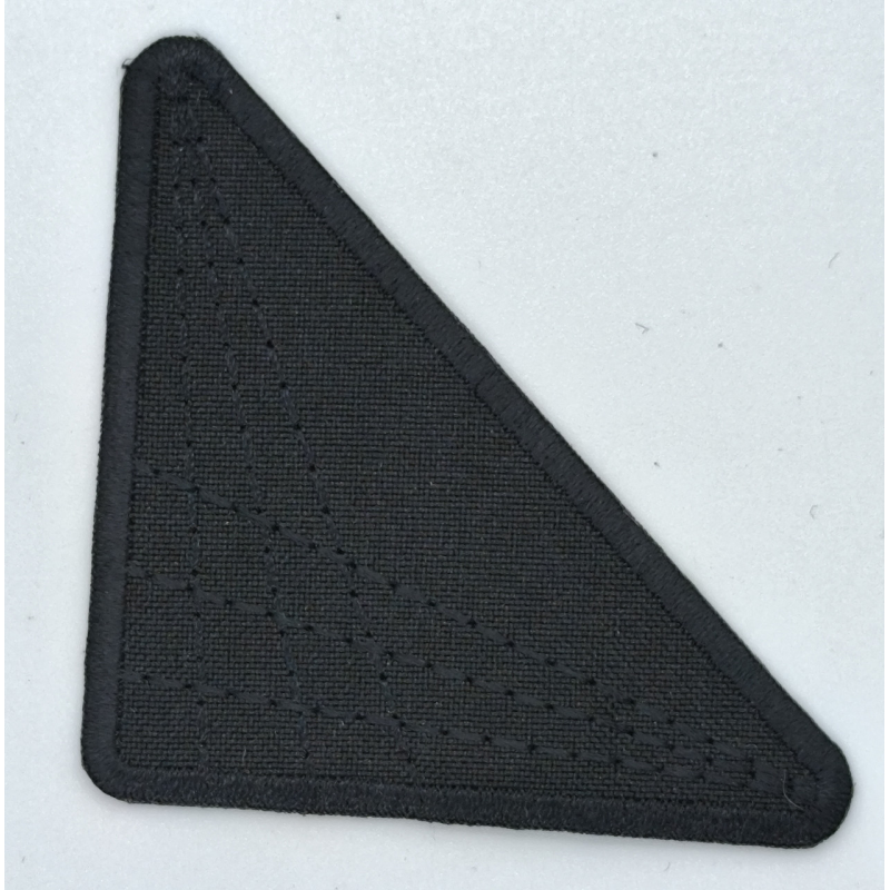 Аплікація для одягу чорна, трикутник, велика. Аплікація для одягу чорна, трикутник, велика.