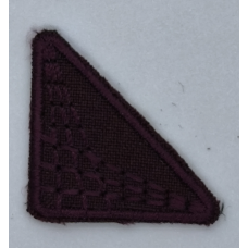 Аплікація для одягу бордова, трикутник, маленька.