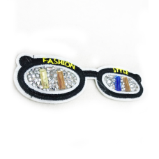 Аплікація для одягу зі стразами. Окуляри..