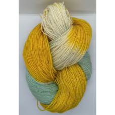 Пряжа Северня жовто-зелено-біла. (Домашнє фарбування)