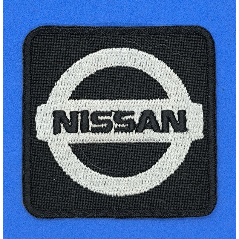 Аплікація для одягу чорна. Nissan.