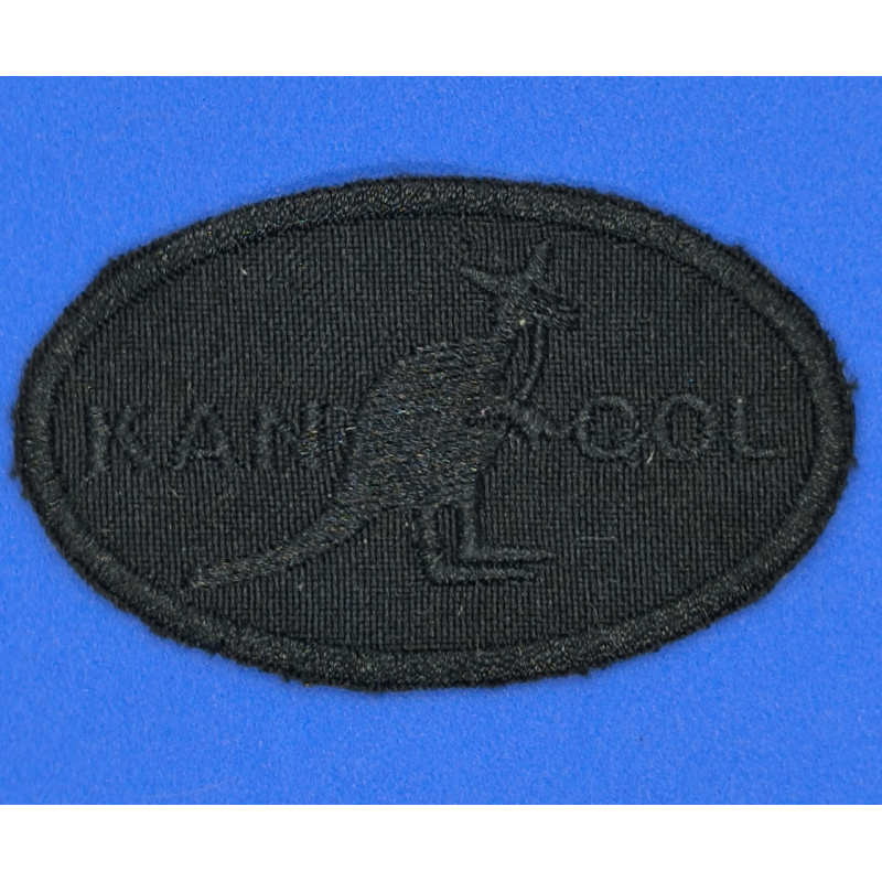 Аплікація для одягу чорна. Кенгуру.