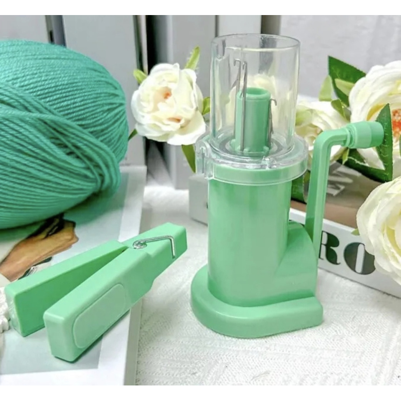 Пристрій для плетіння шнурів. М“ятного кольору.