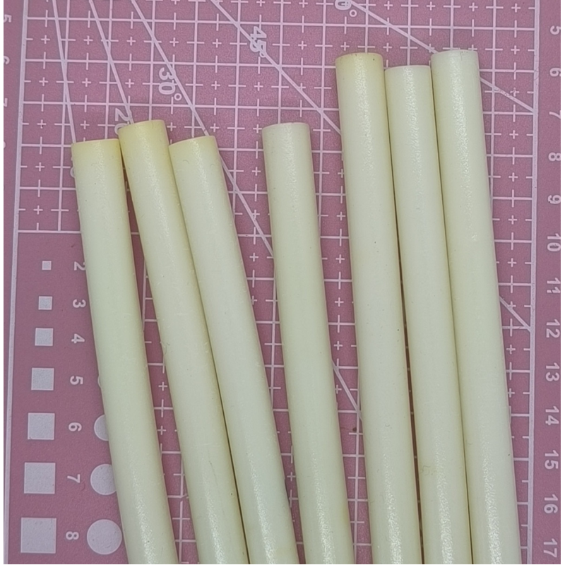 Клей для пістолета 11 мм молочний Клей для пістолета 11 мм молочний