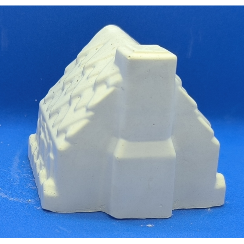 Гіпсова фігурка для розмальовування. Пряниковий будиночок 4.