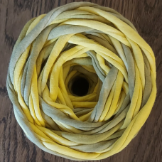 Трикотажна пряжа. Колір: жовто-зелений