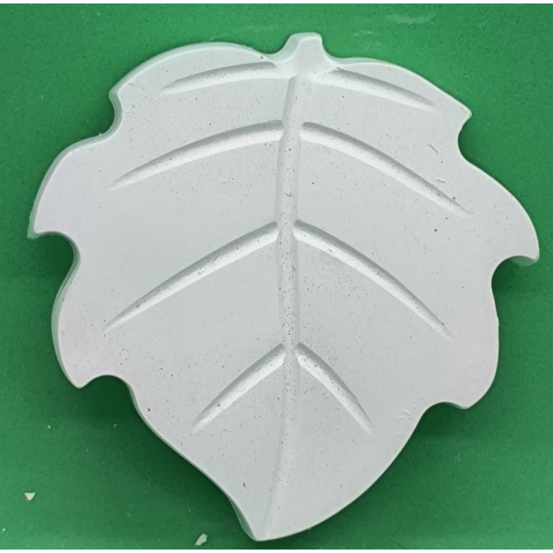 Гіпсова фігурка (барильєф) для розмальовування. Березовий листочок.