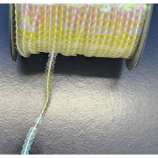 Паєтки на нитці круглі 6 мм, молочні прозорі