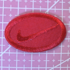 Аплікація для одягу спортивна червона знак Nike, маленька.