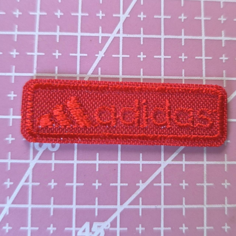 Аплікація для одягу спортивна прямокутна червона. Adidas.