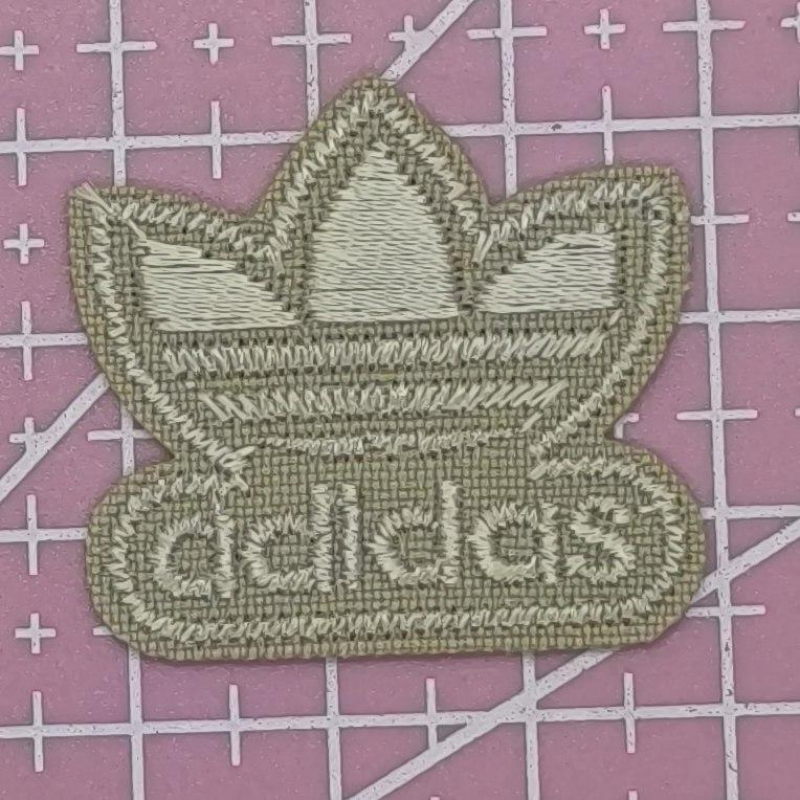 Аплікація для одягу спортивна бежева. Adidas.