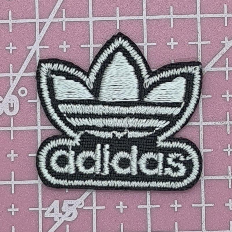 Аплікація для одягу спортивна чорно-біла. Adidas.