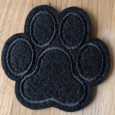 Аплікація для одягу. Лапка чорна