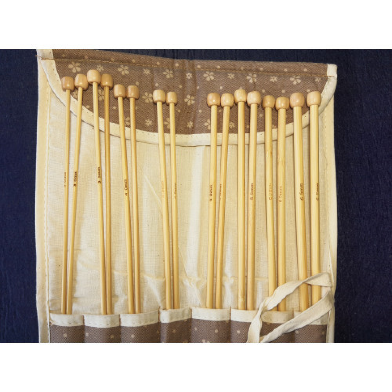 Набір дерев“яних спиць для в“язання в чохлі