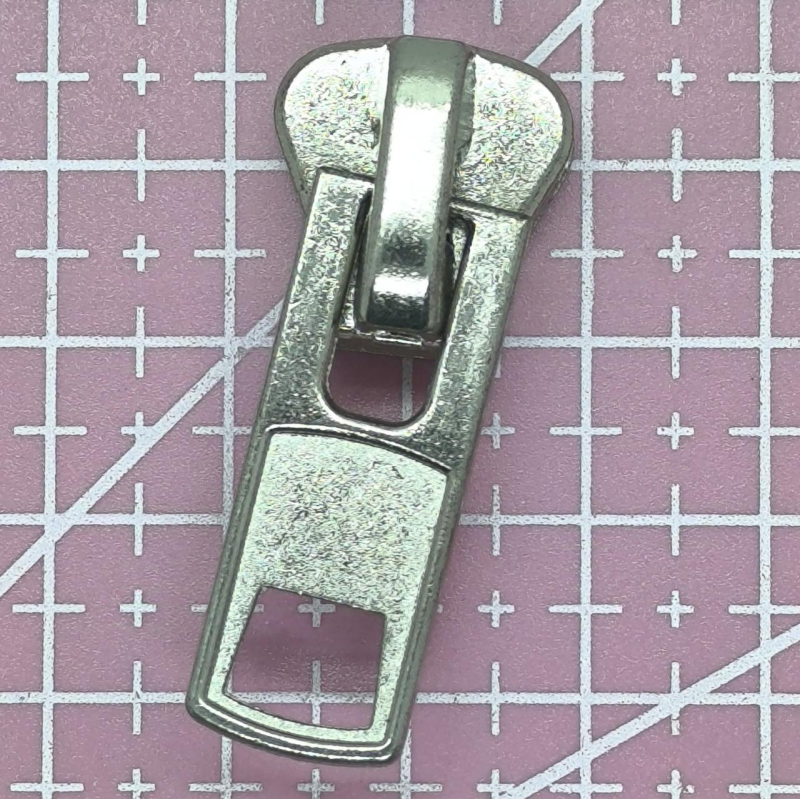 Бігунок для тракторної блискавки No10