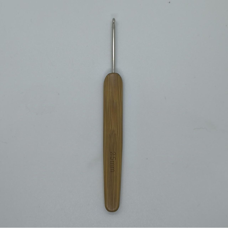 Гачок для в“язання з бамбуковою ручкою No2,5