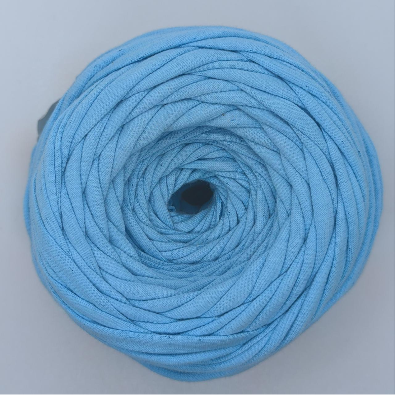 Трикотажна пряжа. Колір: блакитний