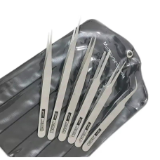 Набір пінцетів у чохлі.