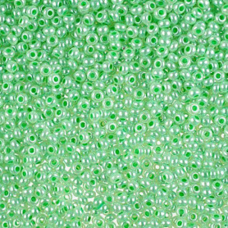 Бісер перламутровий блідо-зелений 10 г, No10