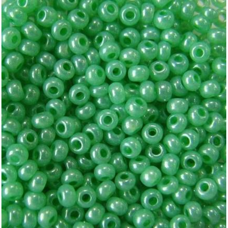 Бісер Preciosa перламутровий салатовий 10 г, No10 Бісер Preciosa перламутровий салатовий 10 г, No10