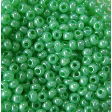Бісер Preciosa перламутровий салатовий 50 г, No10