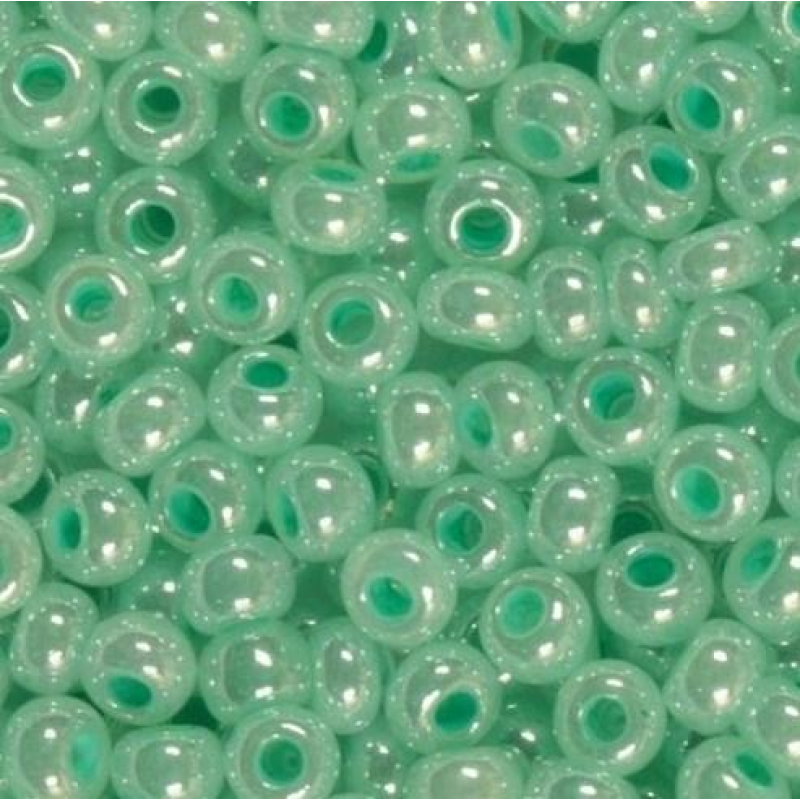 Бісер Preciosa перламутровий світло-салатовий 10 г, No10 Бісер Preciosa перламутровий світло-салатовий 10 г, No10