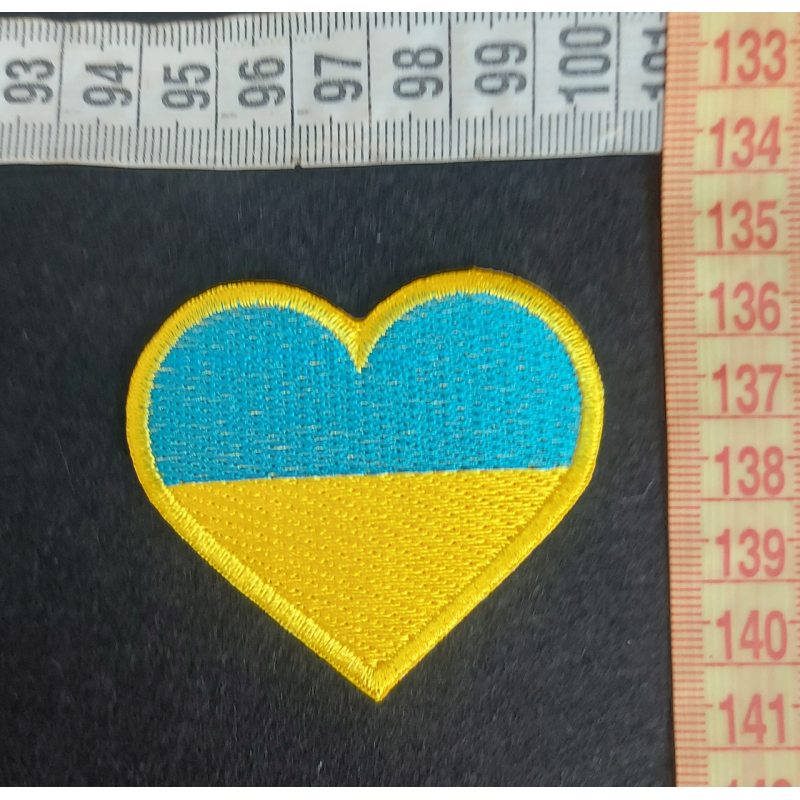 Аплікація для одягу серця України