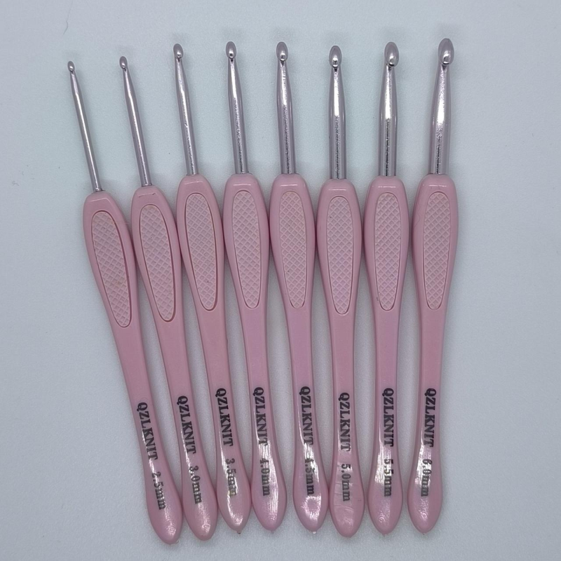 Набір гачків для в“язання з пластиковою ручкою 8 шт. Набір гачків для в“язання з пластиковою ручкою 8 шт.