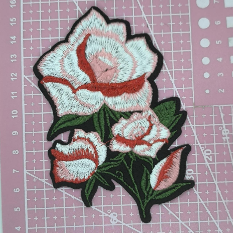 Аплікація для одягу. Рожева троянда