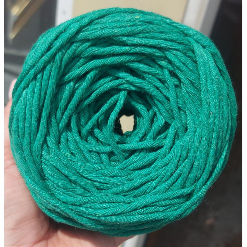 Шнур для макрамі або в“язання гачком. Колір:зелений