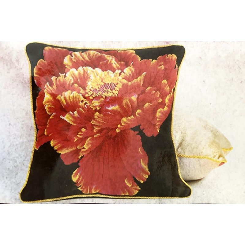 Набір для вишивання подушки. Червона півонія. Набір для вишивання подушки. Червона півонія.