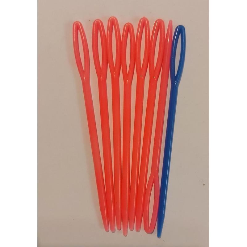 Голка пластикова для пряжі 9 см